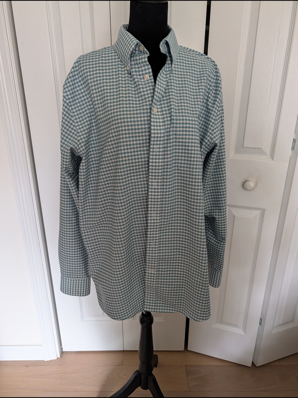 Men's Green Gingham Button-Down Shirt